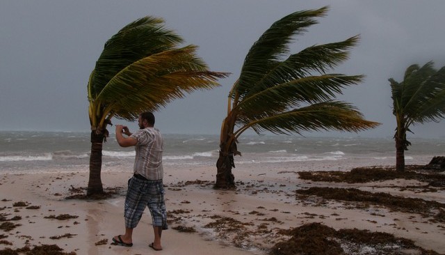 Furacão Maria assola República Dominicana após atingir Porto Rico