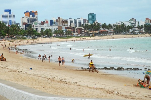 Banhistas podem aproveitar 47 praias do litoral paraibano durante o São João