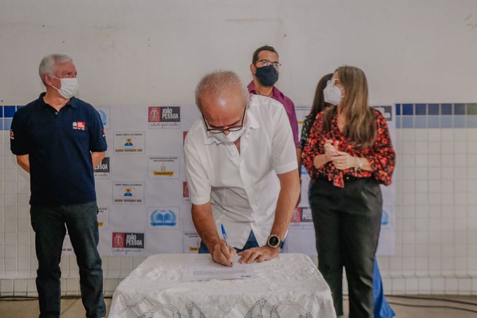 Cícero Lucena assina ordem de serviço para reforma e modernização da Escola Seráfico da Nóbrega