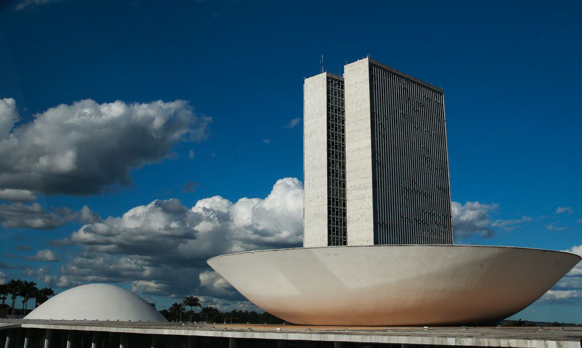 Câmara aprova MP que permite uso de fundo de habitação no programa