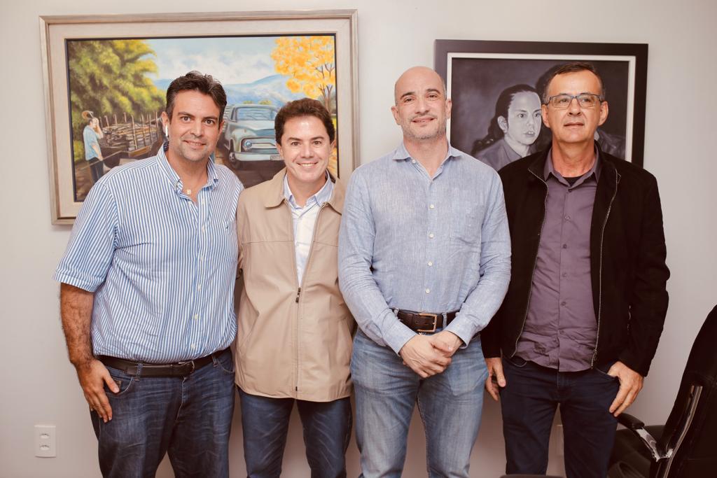 Veneziano recebe diretores do Hospital do Amor e unidade a ser construída em Campina Grande já tem área definida