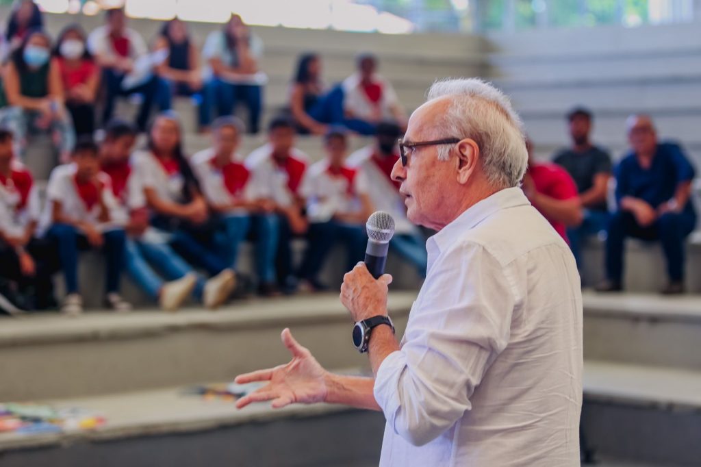 Prefeito de João Pessoa prestigia I Encontro de Líderes Estudantis da Rede Municipal de Ensino