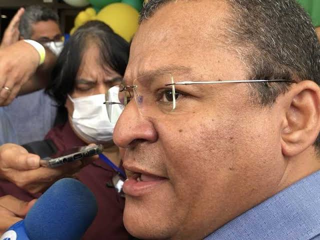 Falso como uma nota de três reais, Nilvan promete tudo que não pode cumprir