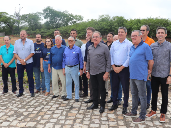 Prefeitos paraibanos se reúnem e confirmam apoio à Unidade de Cajazeiras do Hospital Napoleão Laureano