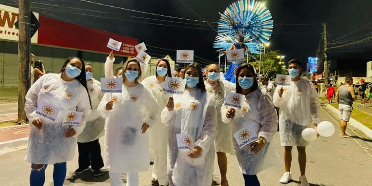 Profissionais do Clementino Fraga foram homenageados pela Império do Samba no Carnaval Tradição