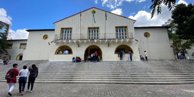 Governo do Estado vai investir R$ 8,6 milhões em obras de reforma da Escola Estadual da Prata