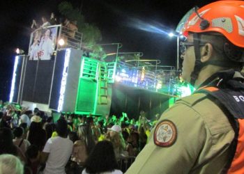 Corpo de Bombeiros fiscaliza trios e estrutura do carnaval na Paraíba