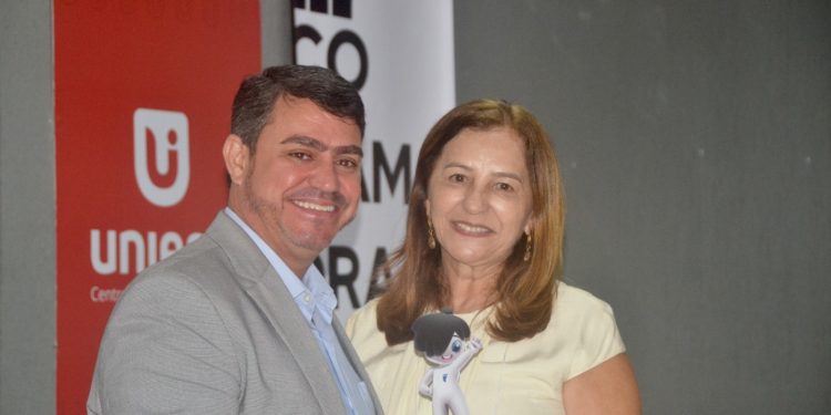 Dinho é homenageado no III Congresso Nacional Multidisciplinar em Doenças Raras e Anomalias Congênitas