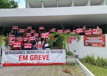 VÍDEO: Servidores de Bayeux chamam prefeita Luciene de “caloteira”
