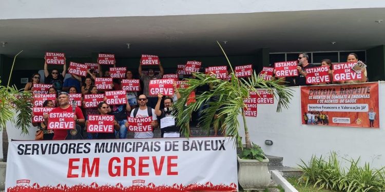 VÍDEO: Servidores de Bayeux chamam prefeita Luciene de “caloteira”