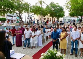 Prefeitura de Patos realiza casamento coletivo e 23 casais têm a sua união oficializada