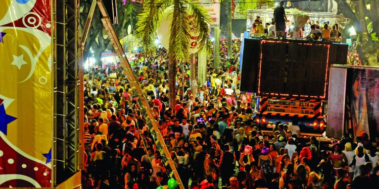 Folia de Rua terá transmissão ao vivo pelas TVs Câmara, Assembleia e Cidade