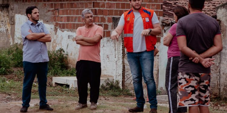 Bruno anuncia medidas preventivas em áreas afetadas pelas chuvas