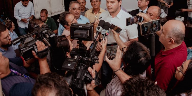 Bruno anuncia projeto para a construção de nova maternidade em Campina Grande