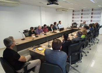 Ministério Público realiza audiência para mediar diálogo e evitar greve em escolas municipais de Campina Grande
