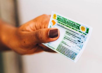 Lei em tramitação na Câmara quer reduzir para 16 anos idade para tirar CNH