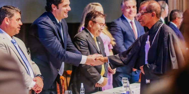 Leo Bezerra participa de posse da nova Mesa Diretora do Tribunal de Justiça da Paraíba