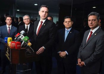 VÍDEO: Presidente Rodrigo Pacheco comemora reeleição de Veneziano para a Vice-Presidência do Senado