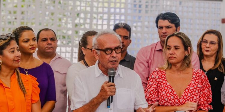 Cícero Lucena entrega obras de reestruturação de USF no Alto do Mateus