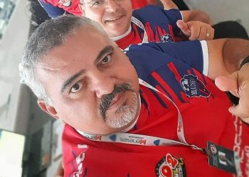 O dia em que o pista interrompeu a transmissão do jogo e denunciou narrador e comentarista