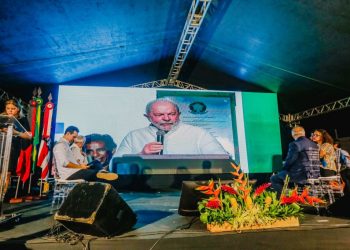 Com participação virtual de Lula, Cícero entrega chaves de apartamentos para 160 famílias