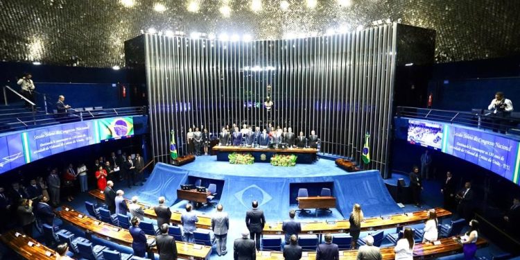 Veneziano preside sessão solene em homenagem aos 130 anos do TCU