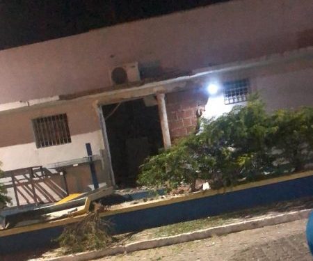 Agência bancária em Puxinanã é explodida por criminosos