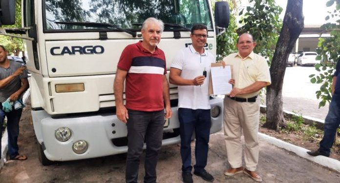 Cabedelo adquire caminhão frigorífico por meio de emenda de Efraim Filho