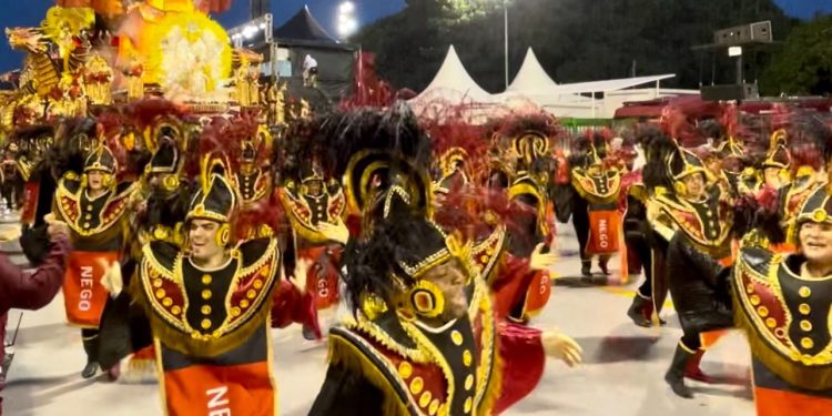 Dragões da Real exalta João Pessoa no desfile das Escolas de Samba de São Paulo