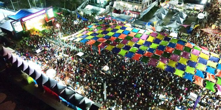 Show de Marcynho Sensação marca o encerramento do Carnaval de Conde na Praia de Jacumã