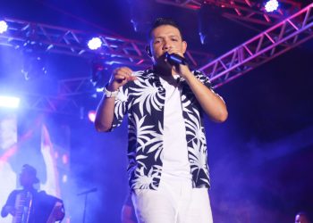 Show de Marcynho Sensação marca o encerramento do Carnaval de Conde na Praia de Jacumã