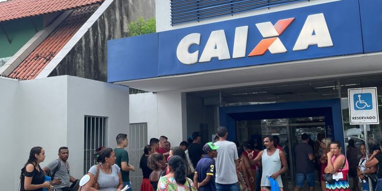 Procon de Santa Rita autua Caixa por prática abusiva e infração à Lei da fila