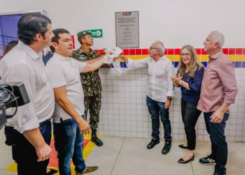 Cícero Lucena entrega 15ª unidade educacional reestruturada pela gestão