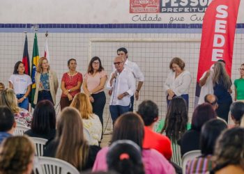 Prefeito abre curso de formação que vai reestruturar educação integral na Capital