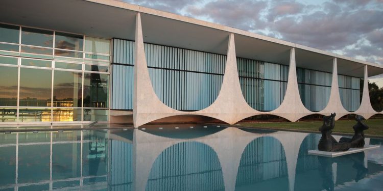 Lula e Janja já estão morando no Palácio do Alvorada