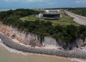 Projeto de alargamento de praias de João Pessoa prevê pista contornado a Falésia do Cabo Branco