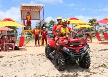 Bombeiros realizam cinco resgates na água durante Operação Carnaval