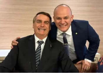 Cabo Gilberto revela data de retorno de Bolsonaro ao Brasil