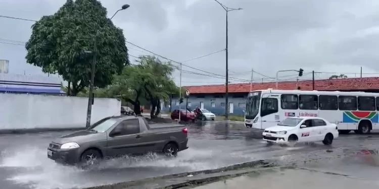 João Pessoa registra chuva de quase 50 mm nas últimas horas