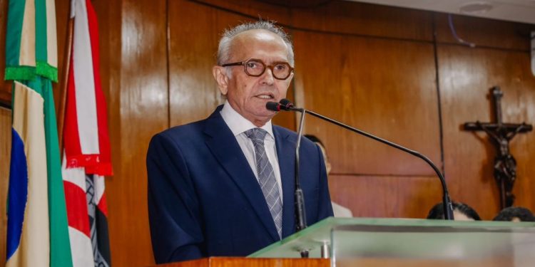 Na Câmara, Cícero Lucena anuncia investimentos e fala da parceria para aprovação do novo Plano Diretor