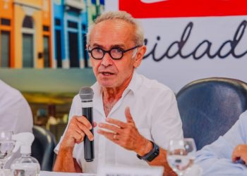 Cícero rebate ataques da oposição: “enquanto eles mentem, eu vou trabalhar”