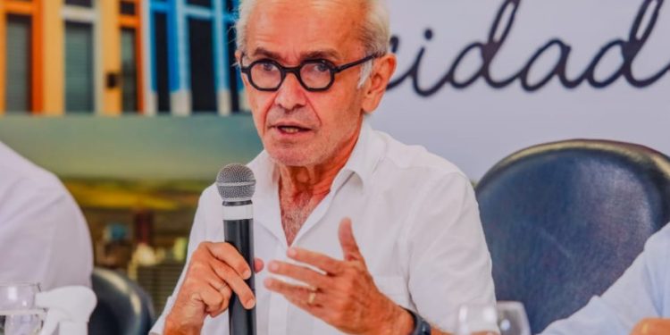 Cícero rebate ataques da oposição: “enquanto eles mentem, eu vou trabalhar”