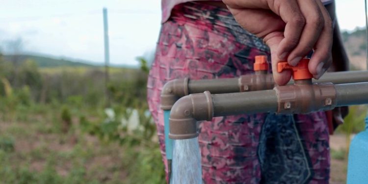Governo implanta abastecimento de água em comunidades rurais no Vale do Piancó