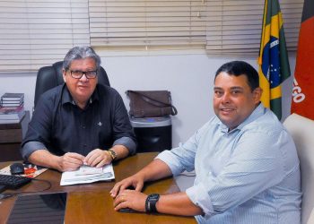 João Azevêdo nomeia Delano Tavares como novo Secretário de Turismo