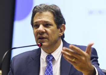 Haddad pede que Receita Federal doe itens apreendidos para o litoral paulista