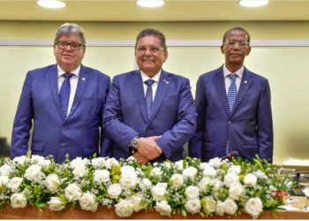 Adriano Galdino destaca que três filhos do povo comandam Executivo, Legislativo e Judiciário na Paraíba