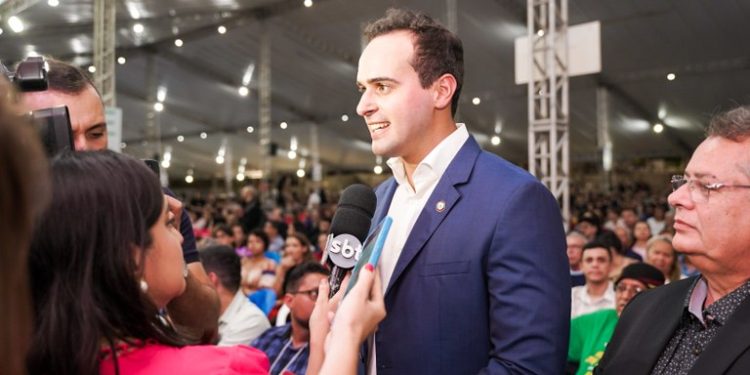 Vice-governador prestigia abertura do Encontro da Consciência Cristã em Campina Grande