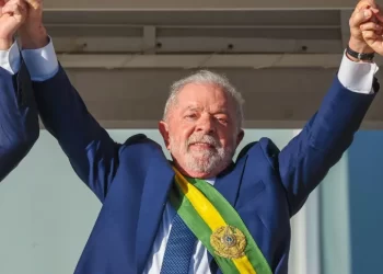 Lula impõe condição para concorrer à reeleição em 2026