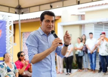 Cícero Lucena divulga nota de pesar pelo falecimento de Manoel Júnior e decreta luto de 3 dias