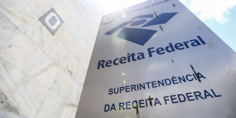 Receita Federal doa 60 toneladas de equipamentos para vítimas das chuvas de SP